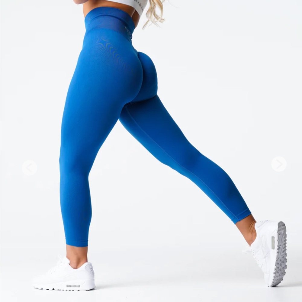 NWT midnight blue NVGTN solid seamless leggings